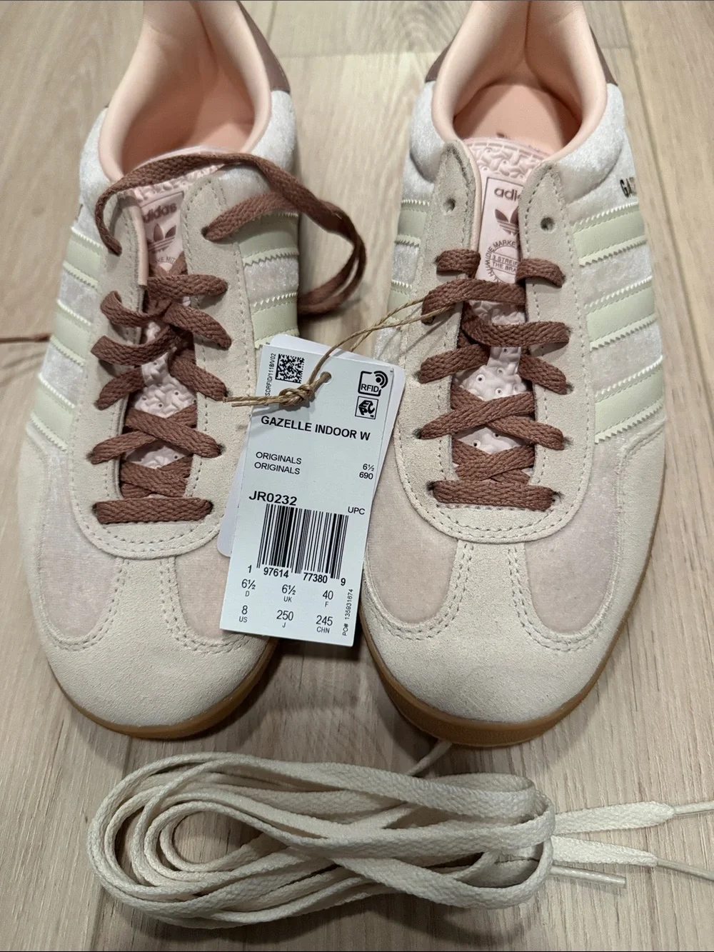 adidas Gazelle Low-Top Sneakers in Pale Pink, Cream & Gum - Picture 11 of 12